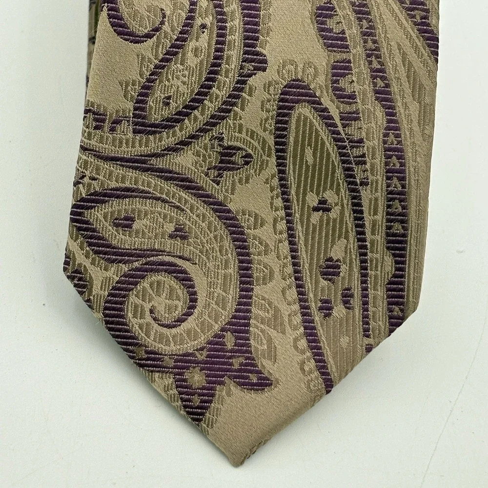 Bugatchi Made‎ in Italy 100% Silk Tie Tan Purple Paisley Necktie 62x3 Excellent
